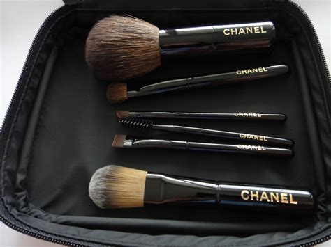 chanel mini brushes review|CHANEL Foundation Brush (Synthetic Fibers).